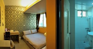 Elite Double Room, 1 Double Bed, Non Smoking (02) | Desk, free WiFi, bed sheets