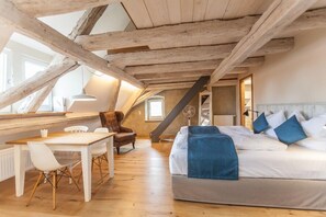 Studio | Free WiFi, bed sheets