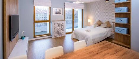 Apartment | Soundproofing, iron/ironing board, free WiFi, bed sheets