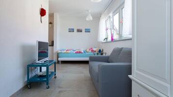 Apartemen (Nescht) | Tirai kedap cahaya dan setrika/meja setrika