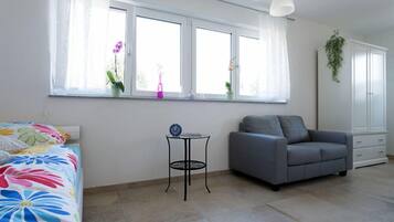 Apartment (Nescht) | Blackout curtains, iron/ironing board, cots/infant beds, rollaway beds