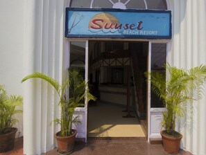 Front of property - Sunset Beach Resort (Candolim)
