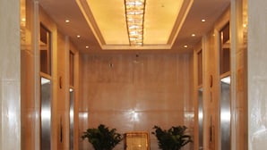 Interior detail - Wanhua International Hotel (Shenzhen)
