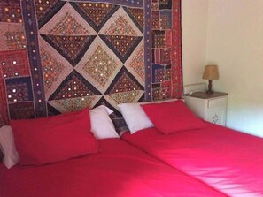 4 Schlafzimmer, Schreibtisch, Bügeleisen/Bügelbrett, kostenloses WLAN