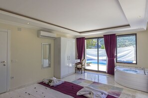 Villa | Wohnbereich | Plasmafernseher