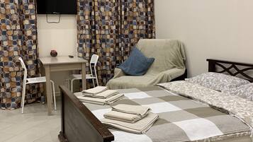 Basic-Apartment, 1 Doppelbett, Nichtraucher | 1 Schlafzimmer, Allergikerbettwaren, Verdunkelungsvorhänge