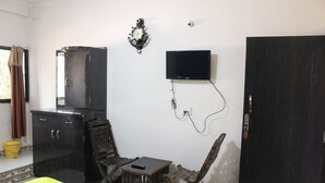 スタンダード ルーム ダブルベッド 1 台 喫煙可 | 可動式ベッド