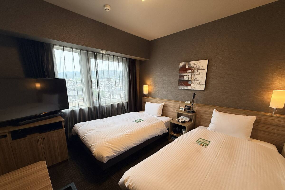 Desk, free WiFi, bed sheets