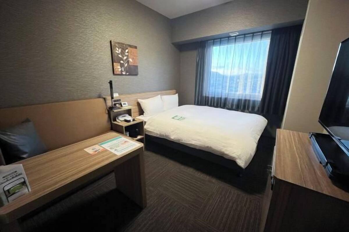 Bureau, Wi-Fi gratuit, draps fournis