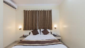Standard Double Room | Desk, blackout curtains, soundproofing, rollaway beds