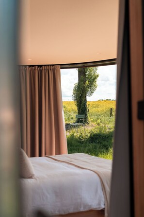 Deluxe suite | Een minibar, een kluis op de kamer, individueel gedecoreerd