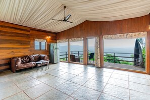 Executive Studio | In-room safe, individually decorated, individually furnished