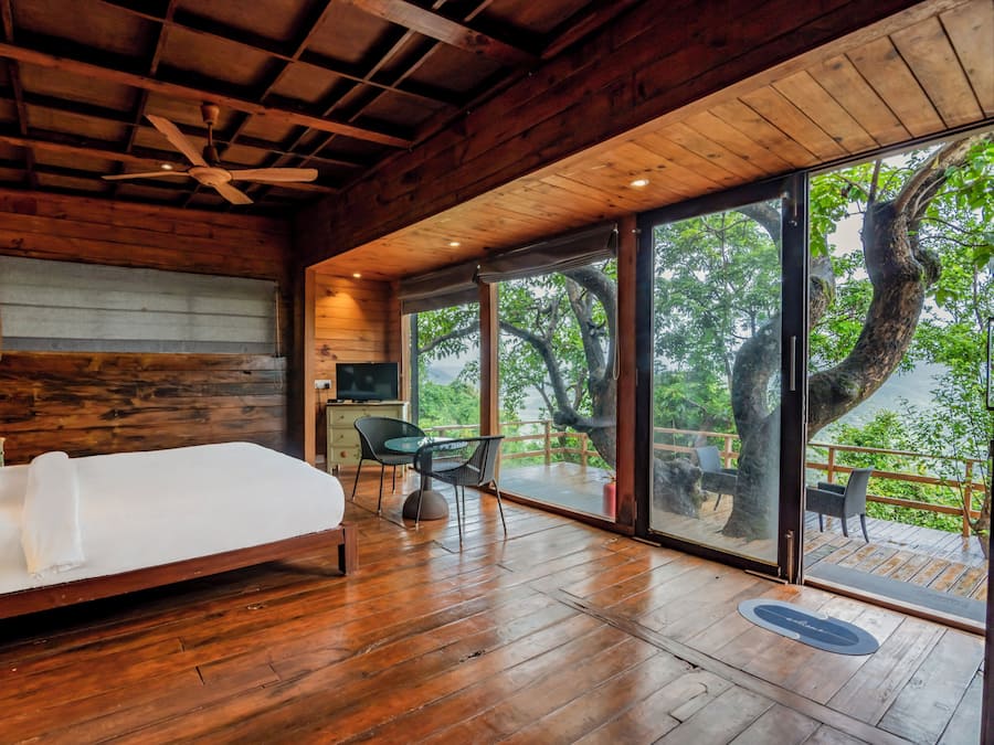 Junior Tree House | In-room safe, individually decorated, individually furnished