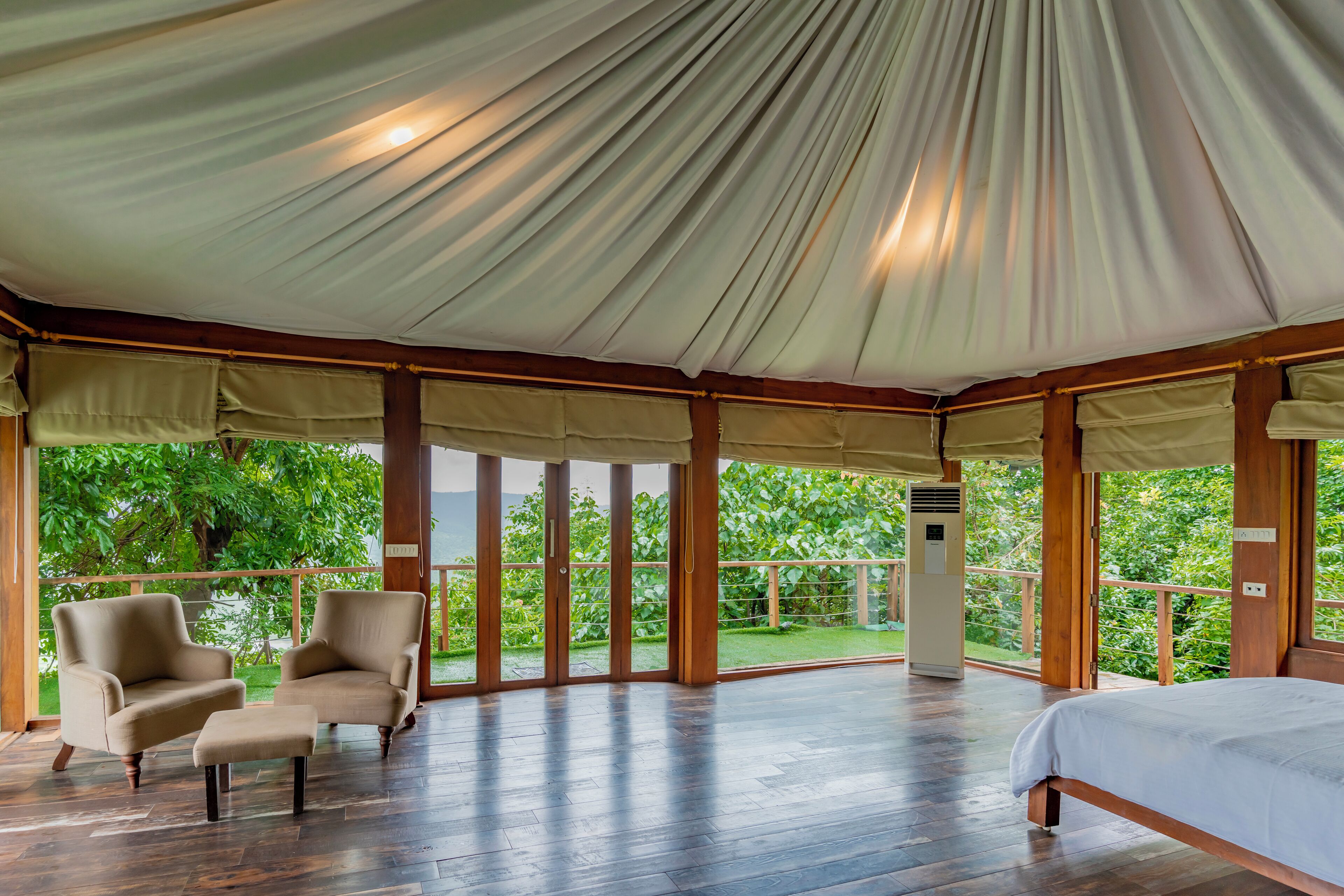 Luxury Tree House | In-room safe, individually decorated, individually furnished