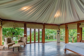 Luxury Tree House | In-room safe, individually decorated, individually furnished