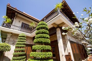 Mặt tiền nơi lưu trú