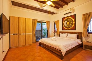 4 Bedrooms Pool Villa