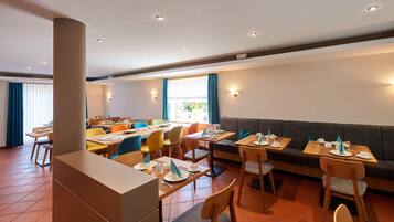 Desayuno buffet incluido todos los días