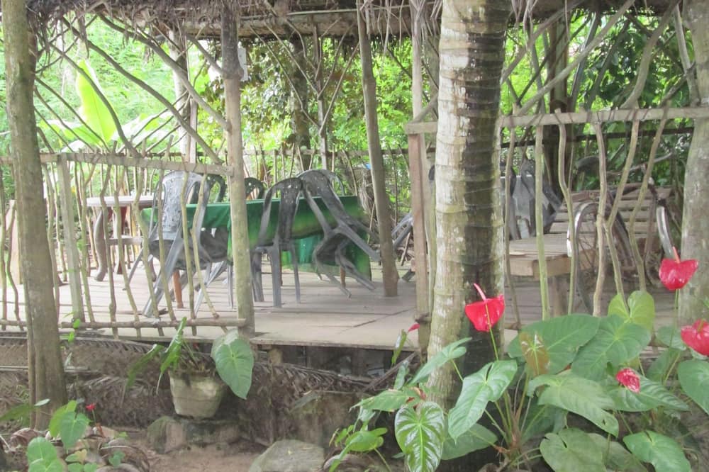 Dhanushka Guest House