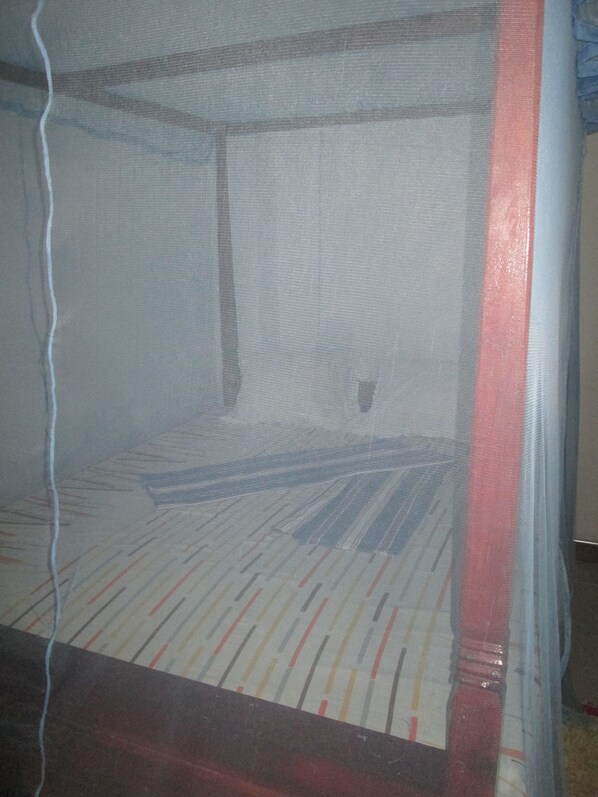 Standard Single Room, 1 Queen Bed, Non Smoking | In-room safe, soundproofing, iron/ironing board, free WiFi - Dhanushka Guest House (Ahangama)