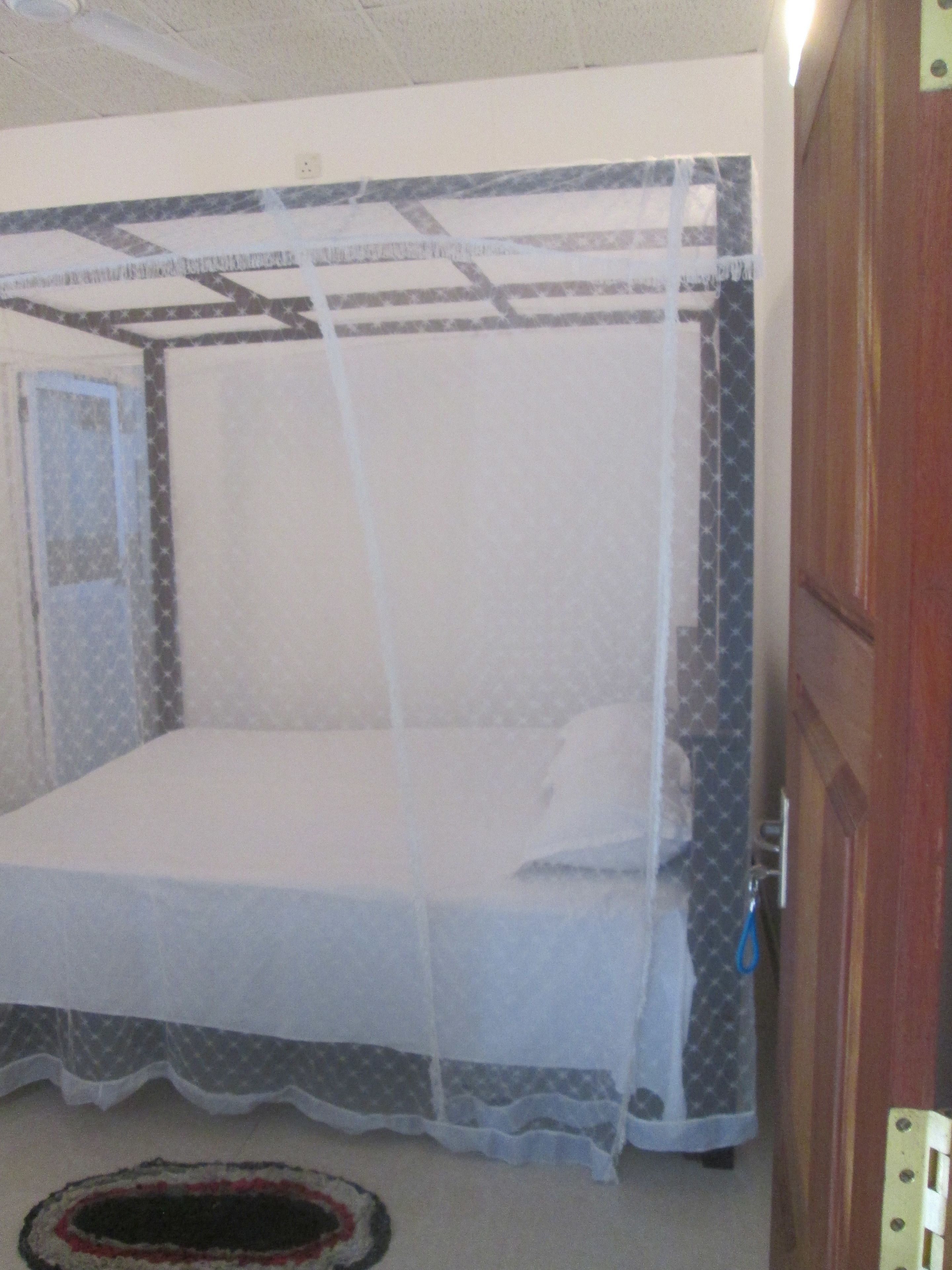 Standard Single Room, 1 Queen Bed, Non Smoking | In-room safe, soundproofing, iron/ironing board, free WiFi