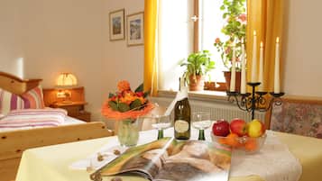 Classic Double Room | Hypo-allergenic bedding, blackout drapes, free WiFi, bed sheets