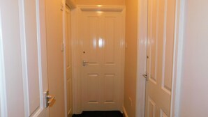 Unclassified image, 3 of 17, button - Deluxe City Apartment (Sheffield)