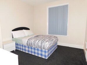 Iron/ironing board, free WiFi, bed sheets