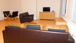 Unclassified image, 4 of 17, button - Deluxe City Apartment (Sheffield)