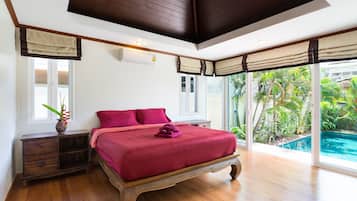 3-Bedroom Villa with Private Pool | 3 phòng ngủ, két bảo mật tại phòng, bàn, màn/rèm cản sáng