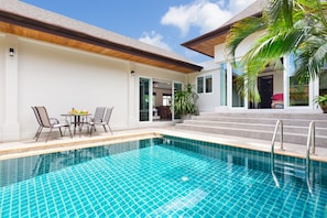 Outdoor pool - Thai Balinese 3BR Pool Villa Alex Rawai (Rawai)