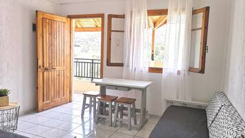 Apartment, 1 Bedroom | Living area