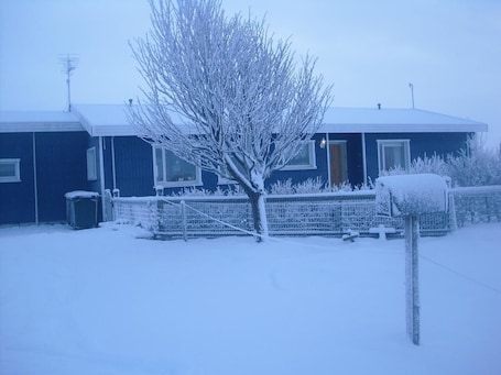 Exterior. 1A Guesthouse