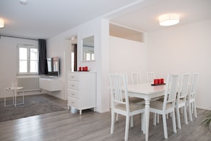 In-room dining - Arnulfsplatz Aparts (Regensburg)