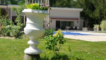 Alberca al aire libre por temporada