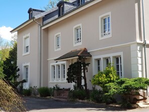 Front of property - La Roseraie (Sentheim)