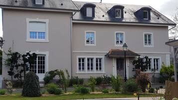 Piscine extérieure (ouverte en saison)