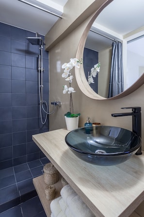 Studio | Bathroom sink