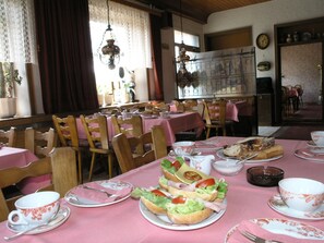 Petit déjeuner continental compris tous les jours