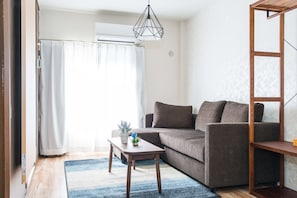Living room - YUYU House - Imazado Anywhere Door (Osaka)