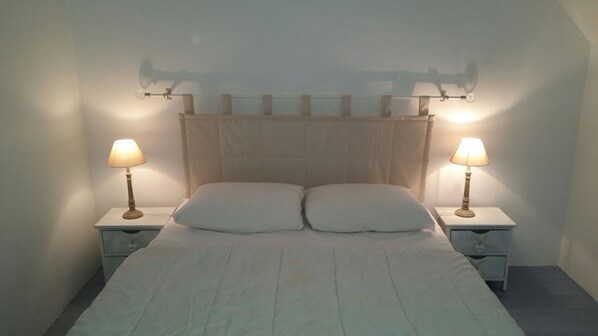 Desk, iron/ironing board, free WiFi, bed sheets