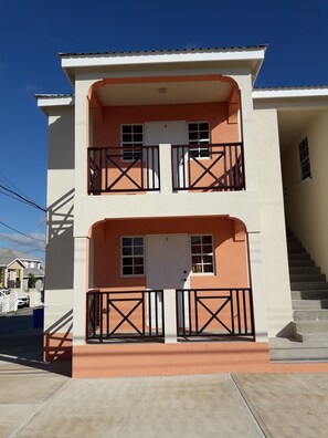 Entrada al alojamiento