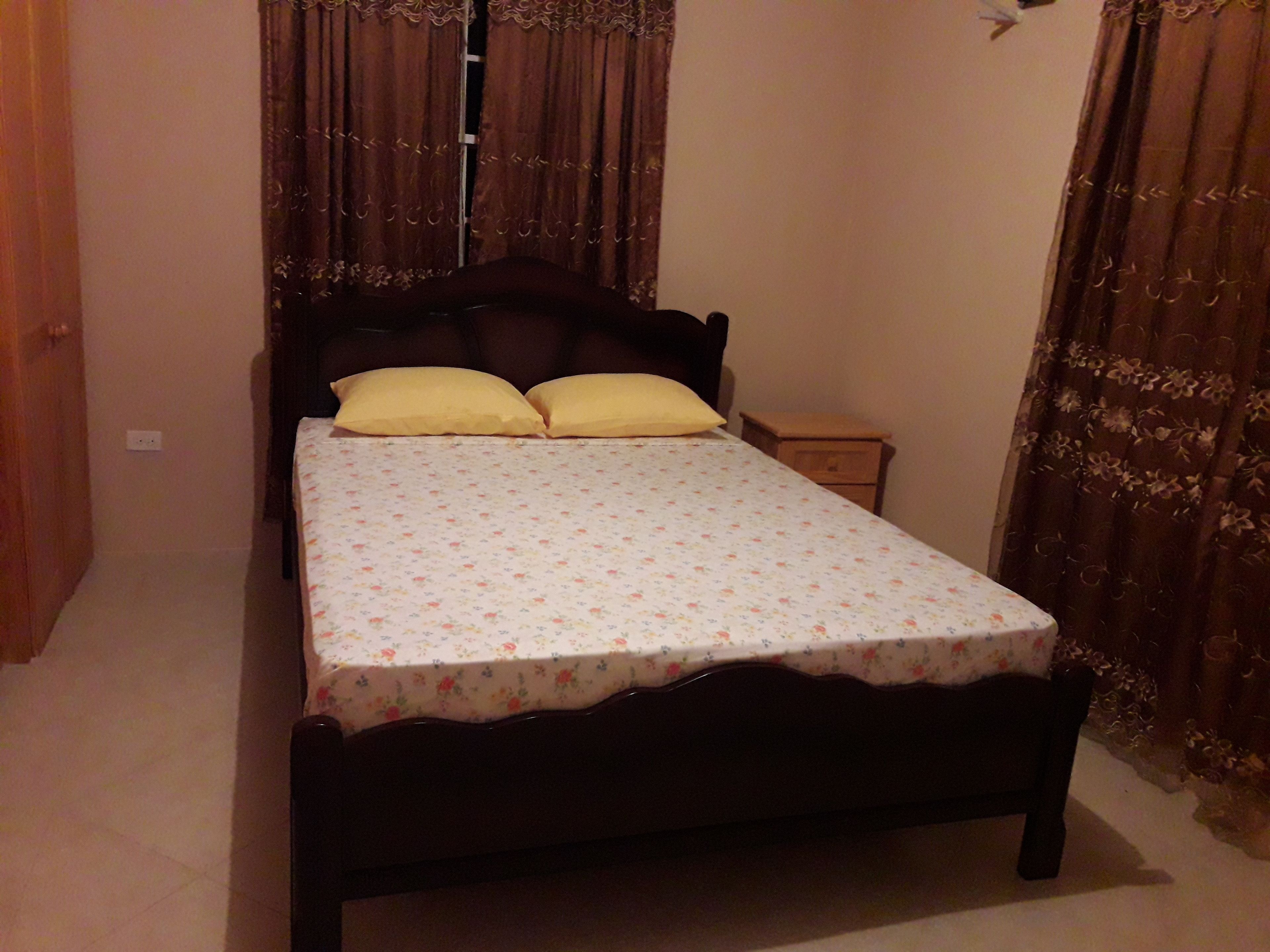 basic apartment, 1 queen bed, non smoking | blackout curtains, iron/ironing board, free wifi, bed sheets