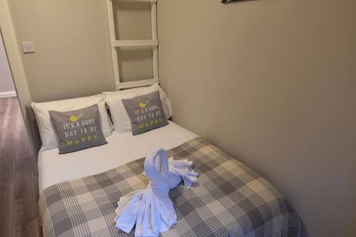 Appartement classique, 1 très grand lit et 1 canapé-lit, accessible aux personnes à mobilité réduite | 1 chambre, draps en coton égyptien, literie de qualité
