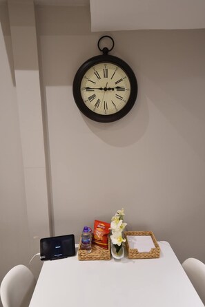 Dining - First - Slateford House Apartment (Edinburgh)