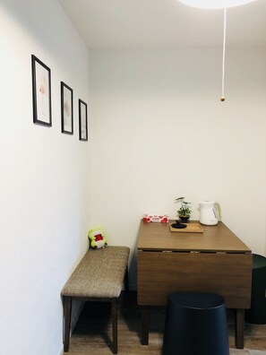 Casa (YUYU House - Yata Kaeru) | Servicio de comidas en la habitación