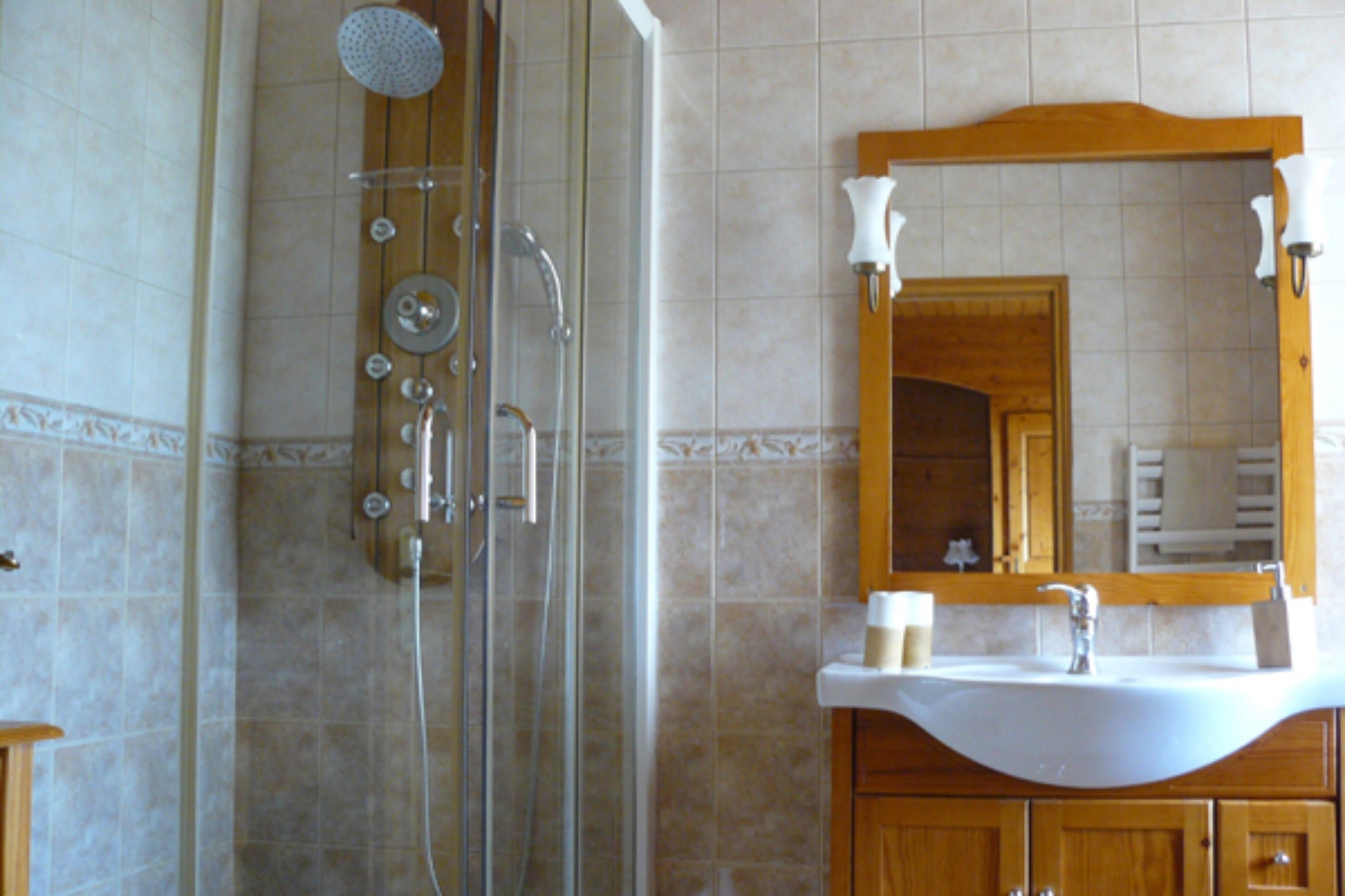 Kamar Double, 1 Tempat Tidur Queen, Bebas Asap Rokok | Kamar mandi | Kombinasi shower/bathtub dan perlengkapan mandi gratis
