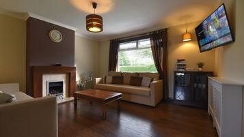Traditional Villa, Multiple Beds, Accessible, Garden View | 3 bedrooms, Egyptian cotton sheets, premium bedding