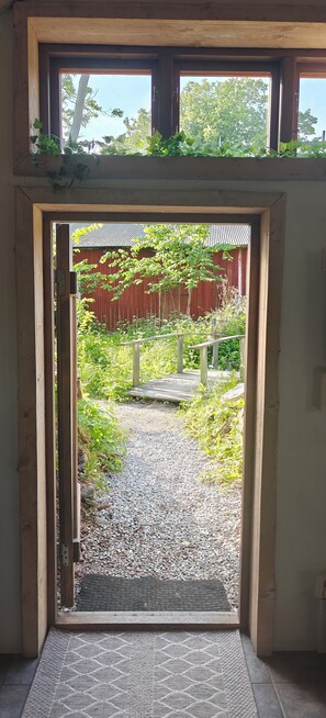 Hotel Jordkällaren, small cabin with detached private bathroom | 獨特裝潢、布置獨特、熨斗/熨衣板、免費無線上網