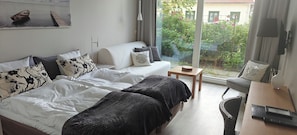 Hotel Superior Twin Room | 1 phòng ngủ, trang trí khác biệt